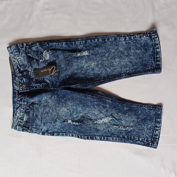 Foxy Jeans "Push Up" Acid Wash Capri Pants NEW- Sz. 26 - Picture 2 of 12